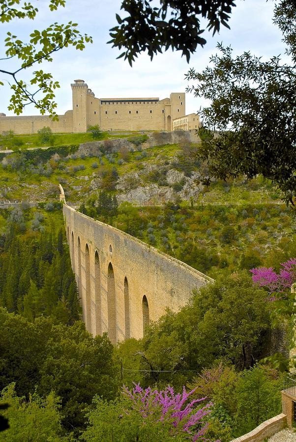 Bed and Breakfast Palazzo Sant'Angelo Spoleto Exterior foto